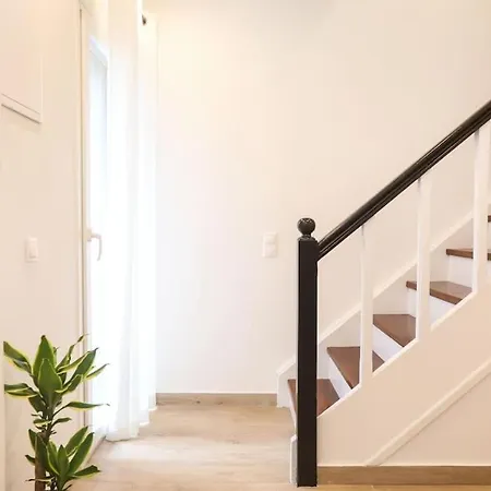 Venetian Canvas Retreat *