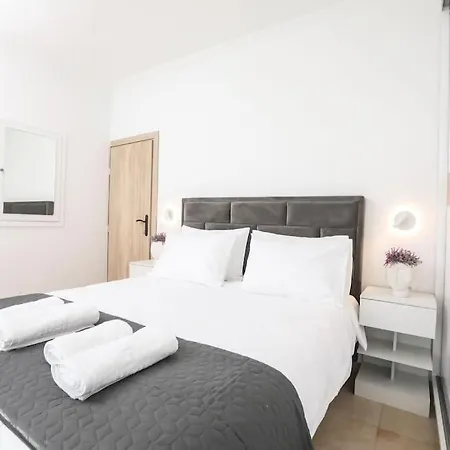 Venetian Canvas Retreat * Corfu (city)