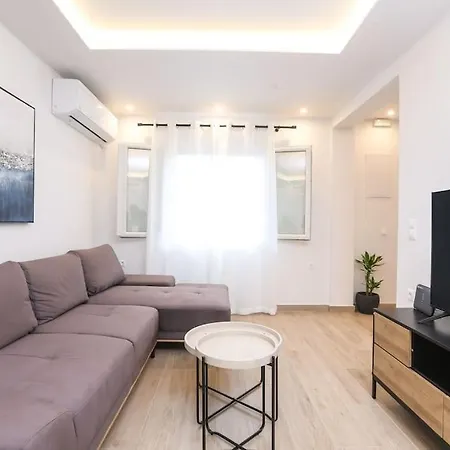 Venetian Canvas Retreat